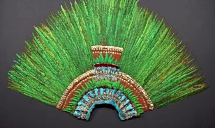 Austrian hopeful proposes returning Moctezuma's headdress