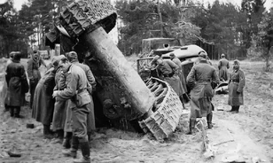 1941 T-34 photograph leads searchers to driver's grandson